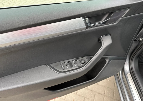 Skoda Superb cena 129000 przebieg: 19000, rok produkcji 2023 z Krzywiń małe 781